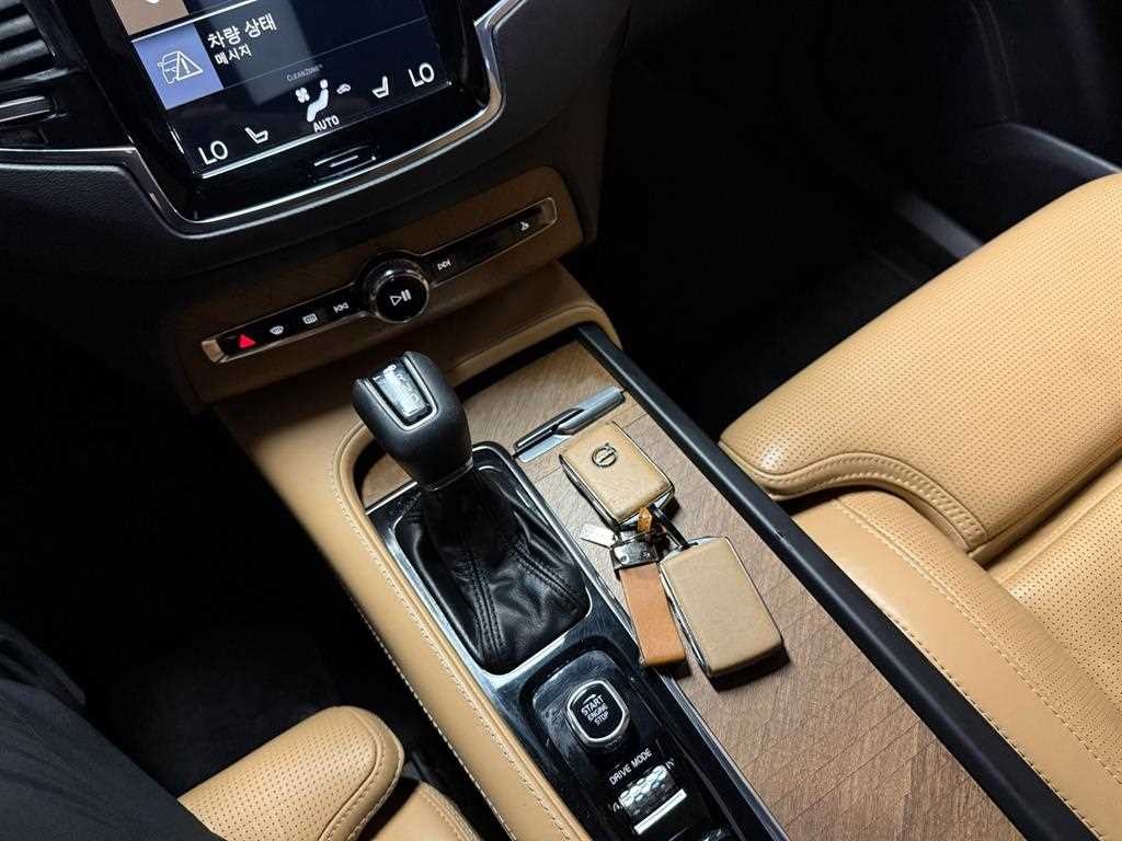 볼보 XC90 XC90 2세대 2.0 D5 AWD 인스크립션 이미지 14