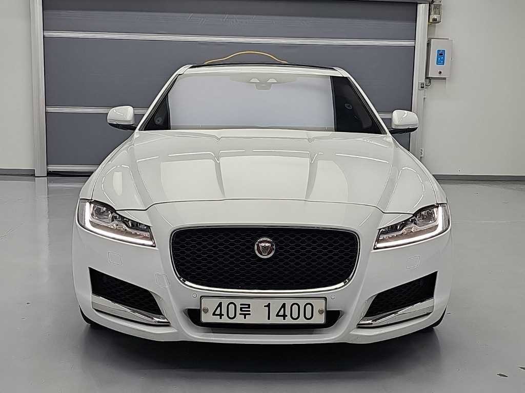 재규어 XF XF(X260) 2.5T 포트폴리오 이미지 1