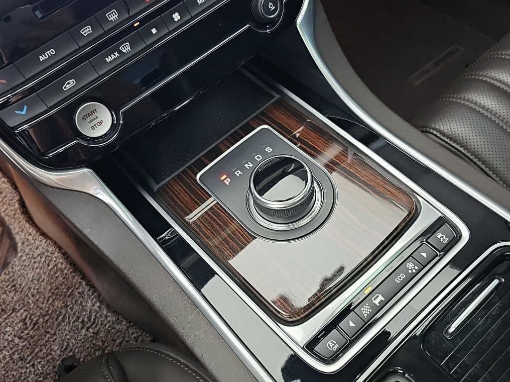 재규어 XF XF(X260) 2.5T 포트폴리오 이미지 8