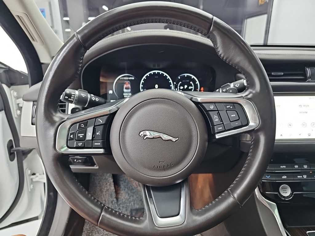 재규어 XF XF(X260) 2.5T 포트폴리오 이미지 9