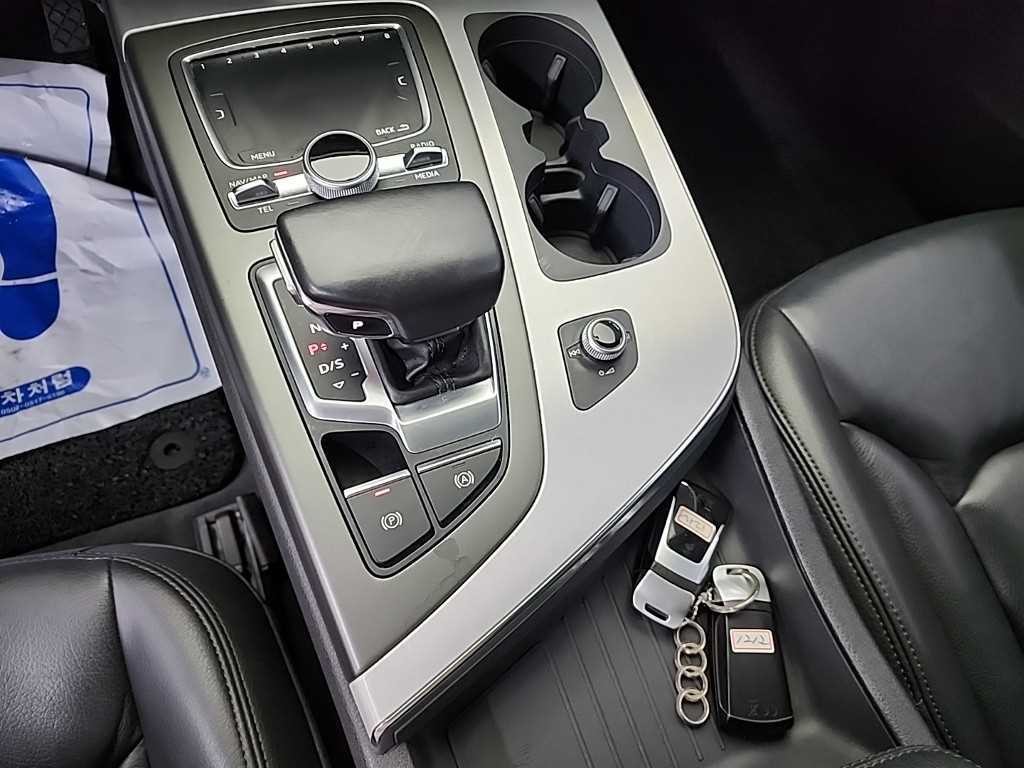 아우디 Q7 Q7 (4M) 45 TFSI 콰트로 이미지 8