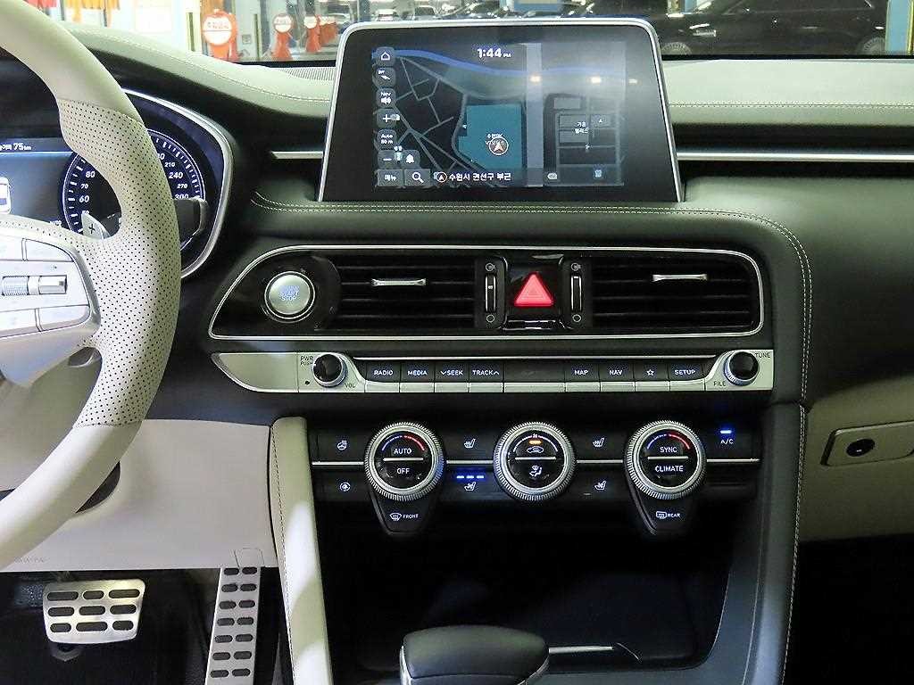 제네시스 G70 2.0T AWD 스포츠 패키지 이미지 11