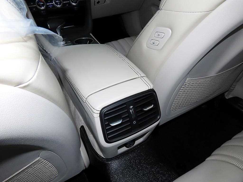 제네시스 G70 2.0T AWD 스포츠 패키지 이미지 14