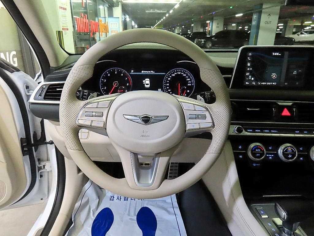 제네시스 G70 2.0T AWD 스포츠 패키지 이미지 9