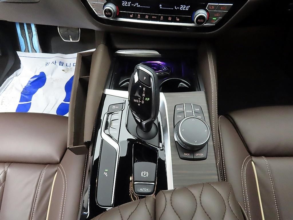 BMW 5시리즈 5시리즈 (G30) 520i M 스포츠 이미지 10