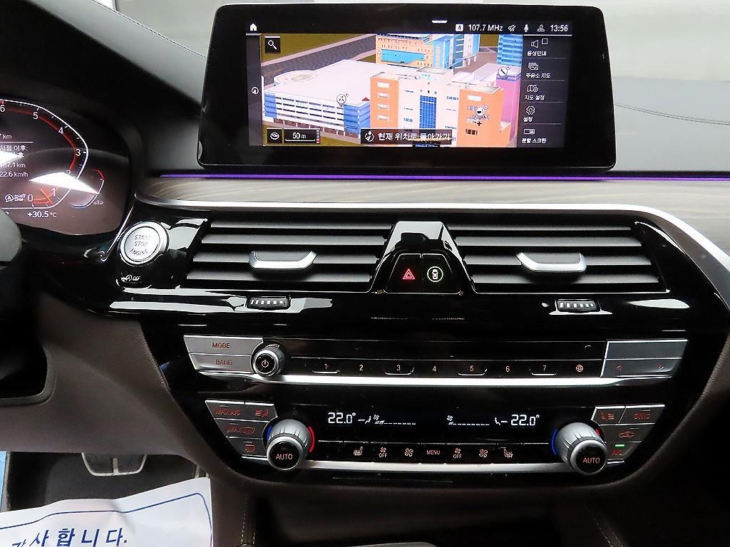 BMW 5시리즈 5시리즈 (G30) 520i M 스포츠 이미지 13