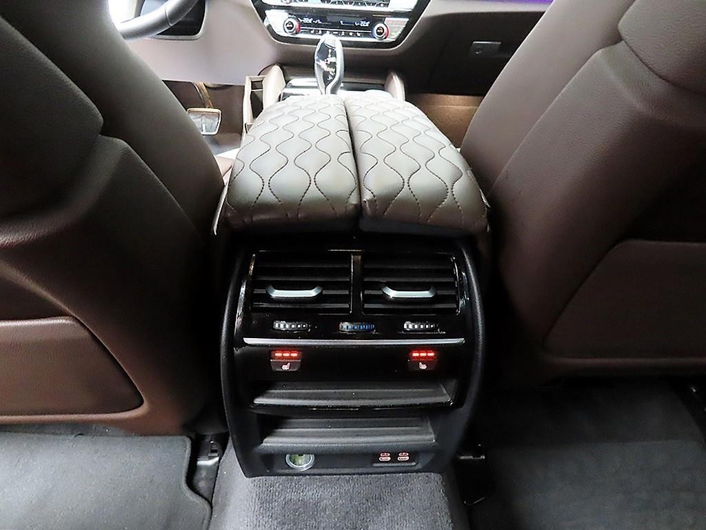 BMW 5시리즈 5시리즈 (G30) 520i M 스포츠 이미지 17