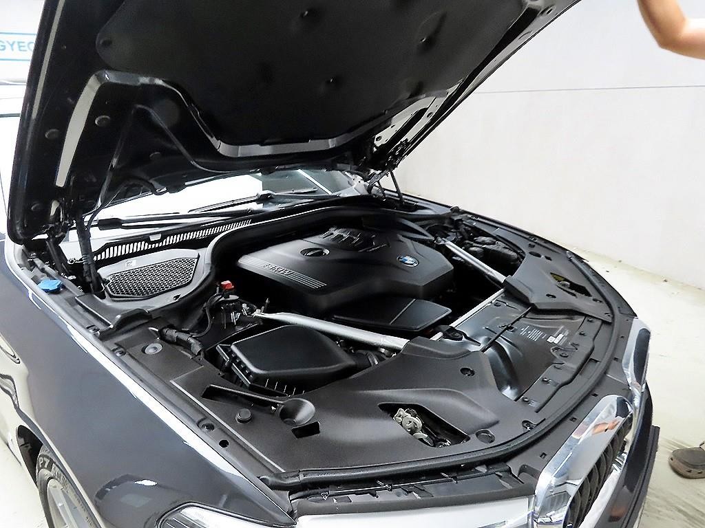 BMW 5시리즈 5시리즈 (G30) 520i M 스포츠 이미지 19