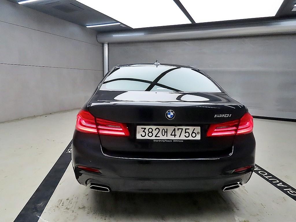 BMW 5시리즈 5시리즈 (G30) 520i M 스포츠 이미지 3