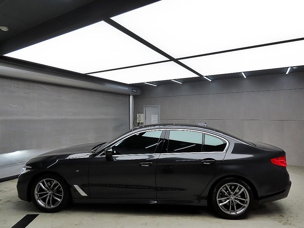 BMW 5시리즈 5시리즈 (G30) 520i M 스포츠 이미지 4