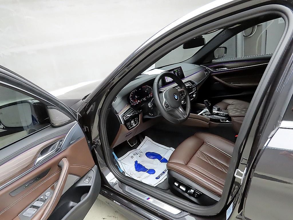 BMW 5시리즈 5시리즈 (G30) 520i M 스포츠 이미지 5