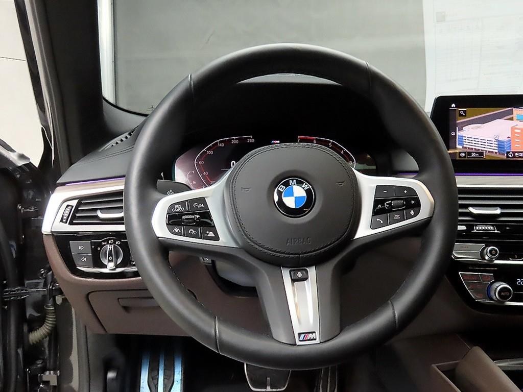 BMW 5시리즈 5시리즈 (G30) 520i M 스포츠 이미지 9