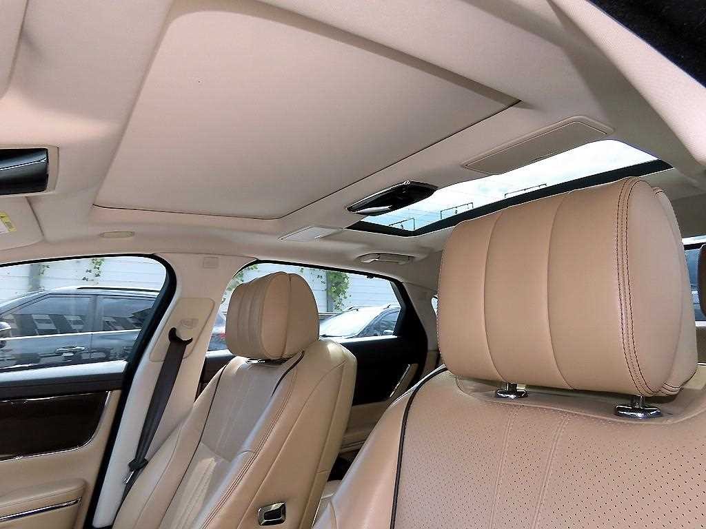 재규어 XJ XJ (X351) 3.0D 프리미엄 럭셔리 LWB 이미지 17