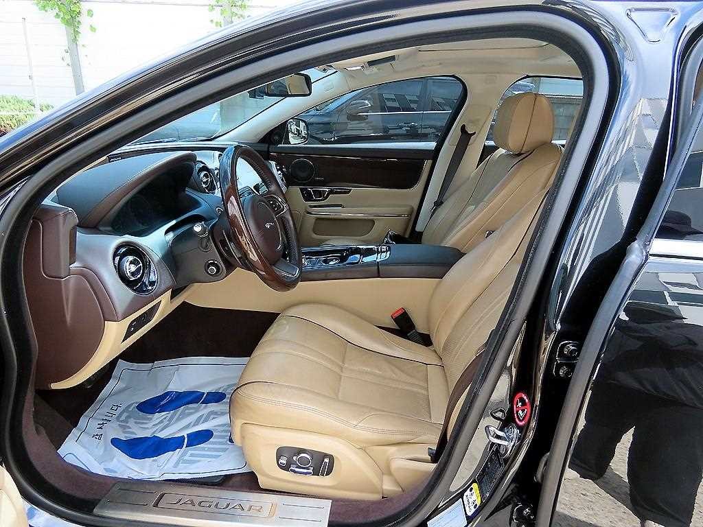 재규어 XJ XJ (X351) 3.0D 프리미엄 럭셔리 LWB 이미지 5