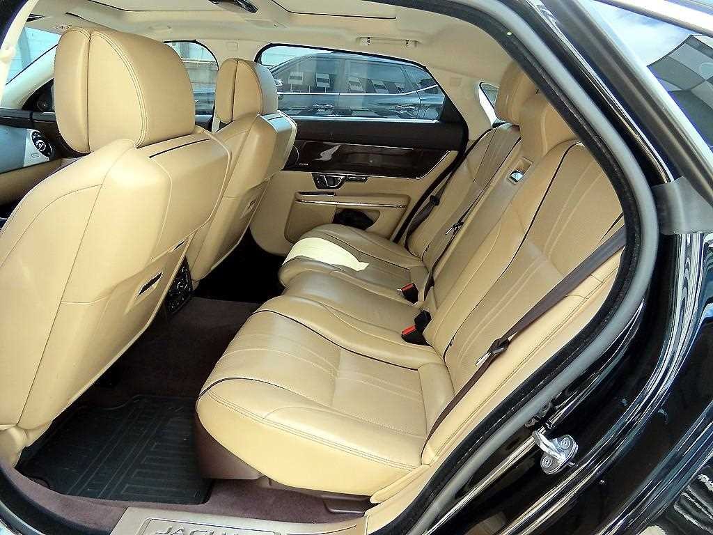 재규어 XJ XJ (X351) 3.0D 프리미엄 럭셔리 LWB 이미지 6