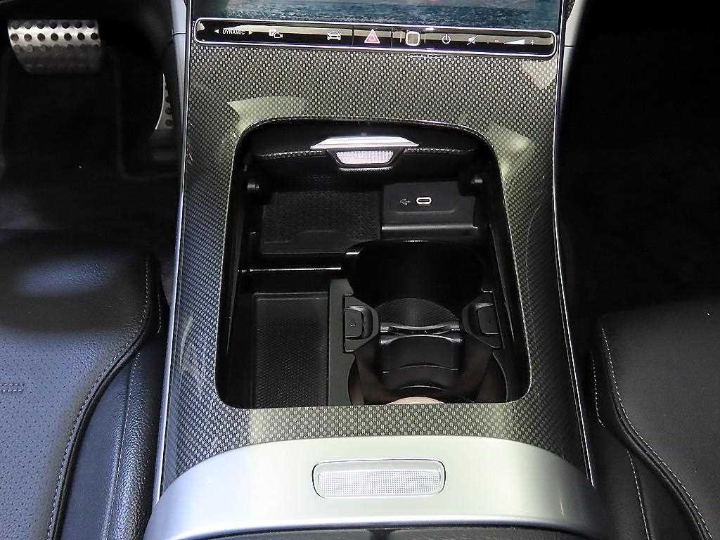 벤츠 C 클래스 C클래스 W206 C300 4MATIC AMG 라인 이미지 13