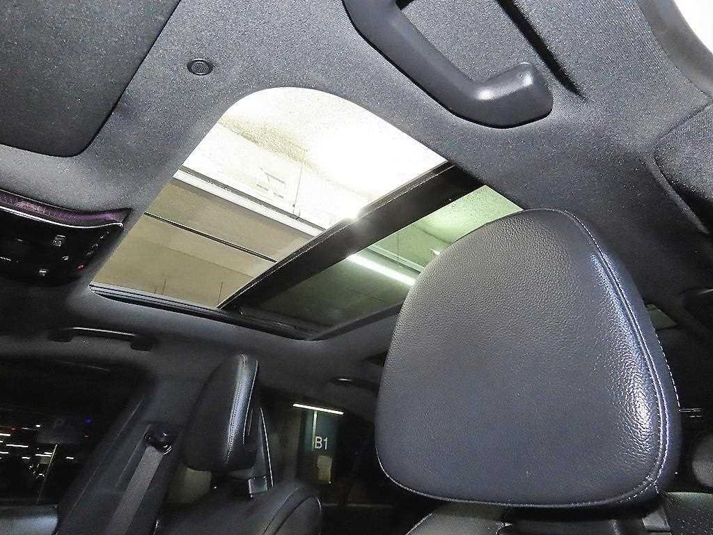 벤츠 C 클래스 C클래스 W206 C300 4MATIC AMG 라인 이미지 16
