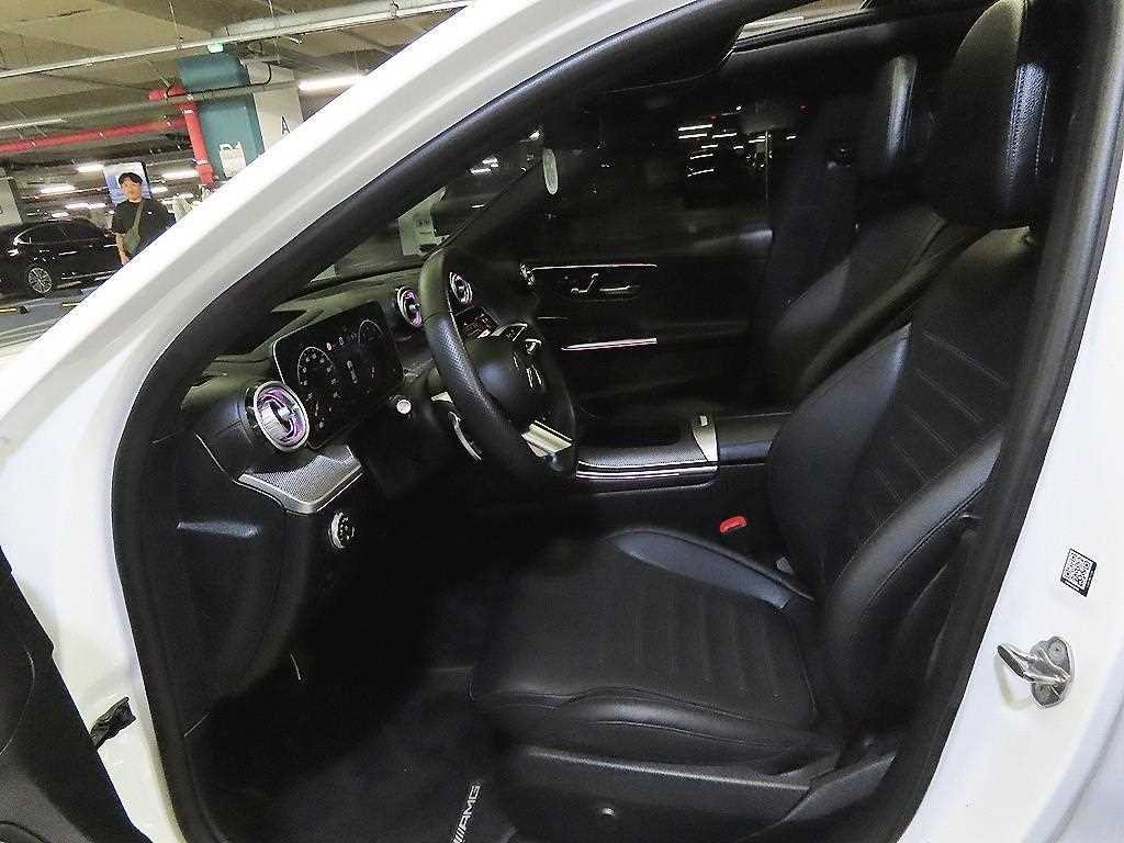 벤츠 C 클래스 C클래스 W206 C300 4MATIC AMG 라인 이미지 6