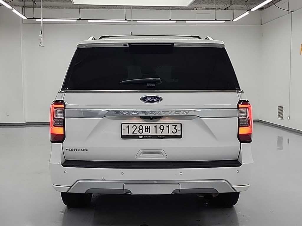 포드 익스피디션 3.5 EcoBoost Platinum 이미지 3