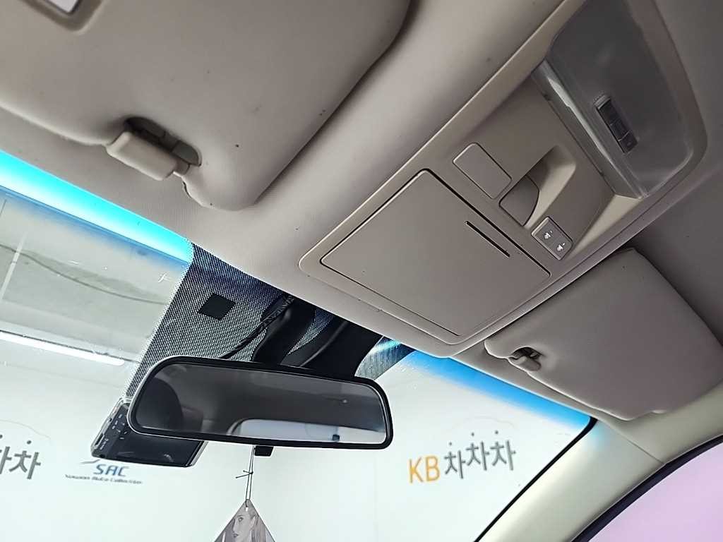 KG모빌리티(쌍용) 렉스턴 G4렉스턴 디젤 2.2 2WD 럭셔리 이미지 16