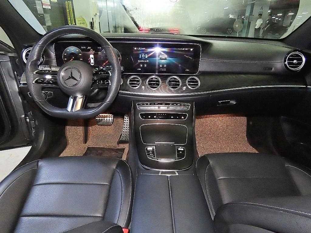 벤츠 E 클래스 E-클래스 W213 E220d 4MATIC AMG라인 이미지 10