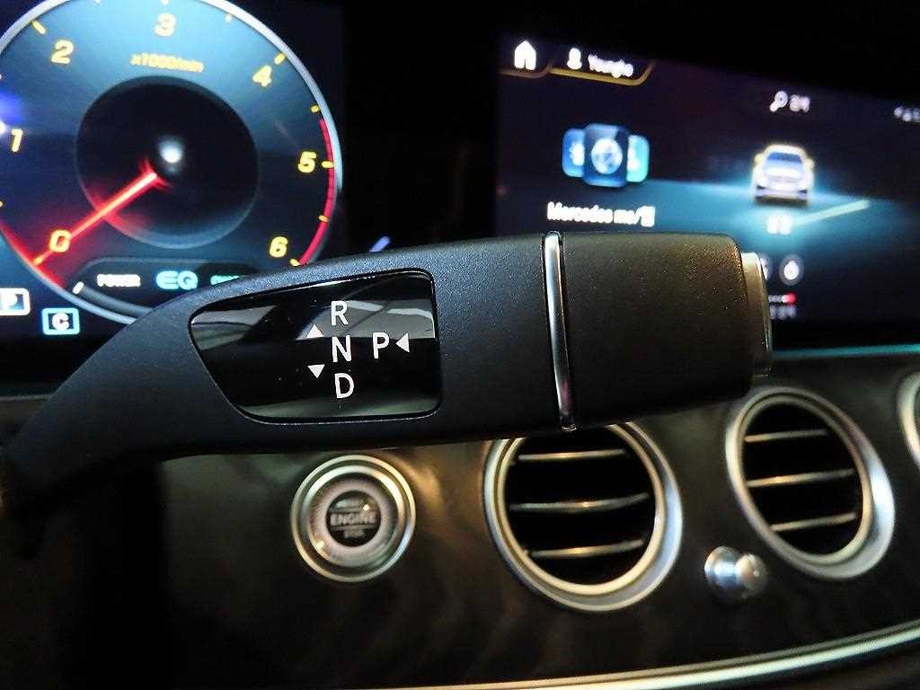 벤츠 E 클래스 E-클래스 W213 E220d 4MATIC AMG라인 이미지 12