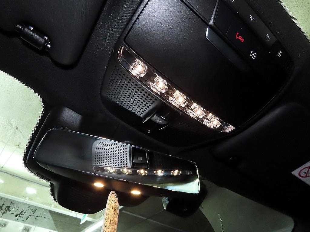 벤츠 E 클래스 E-클래스 W213 E220d 4MATIC AMG라인 이미지 14