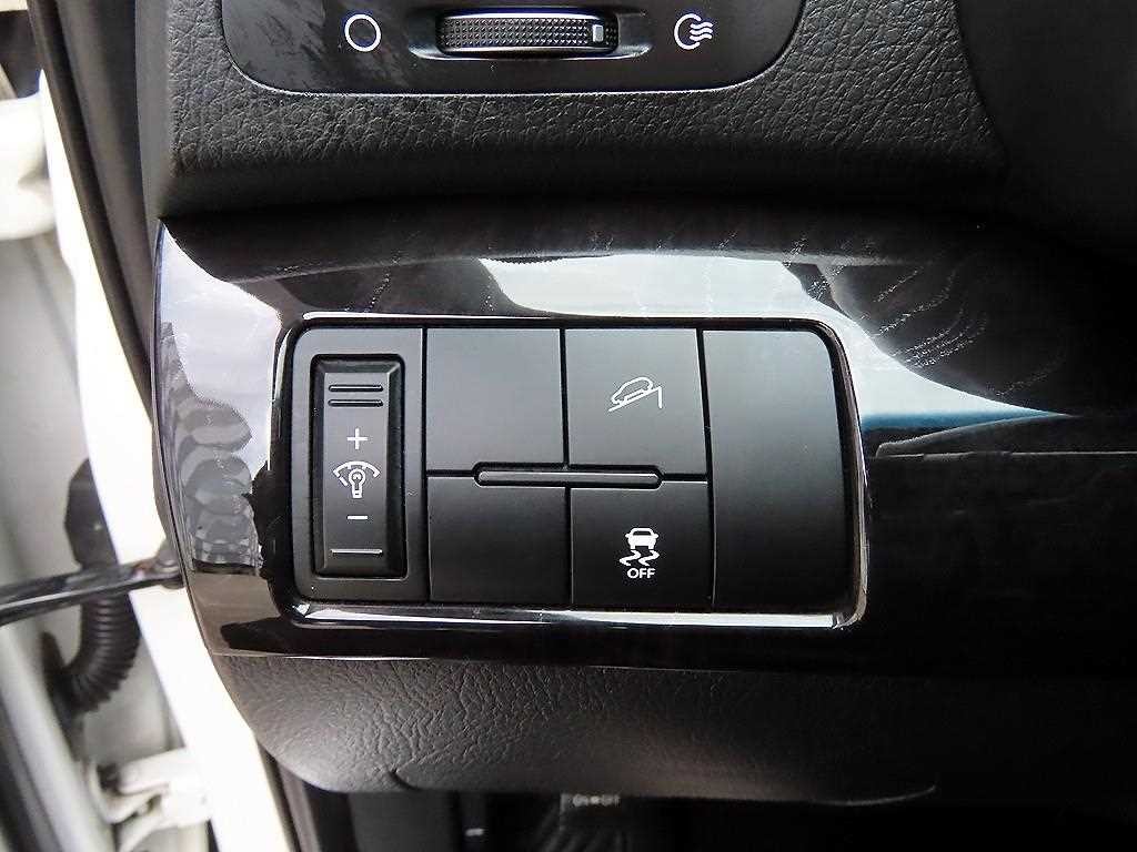 기아 쏘렌토 뉴 쏘렌토 R 2WD 2.0 TLX 스페셜 이미지 11