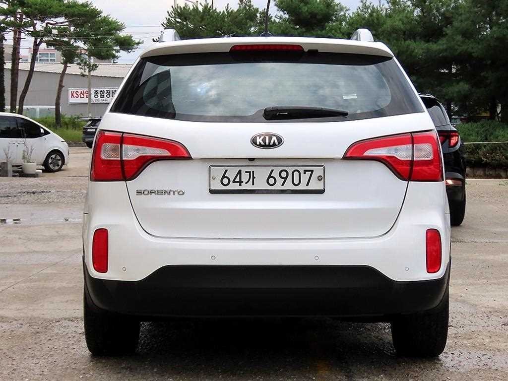 기아 쏘렌토 뉴 쏘렌토 R 2WD 2.0 TLX 스페셜 이미지 4