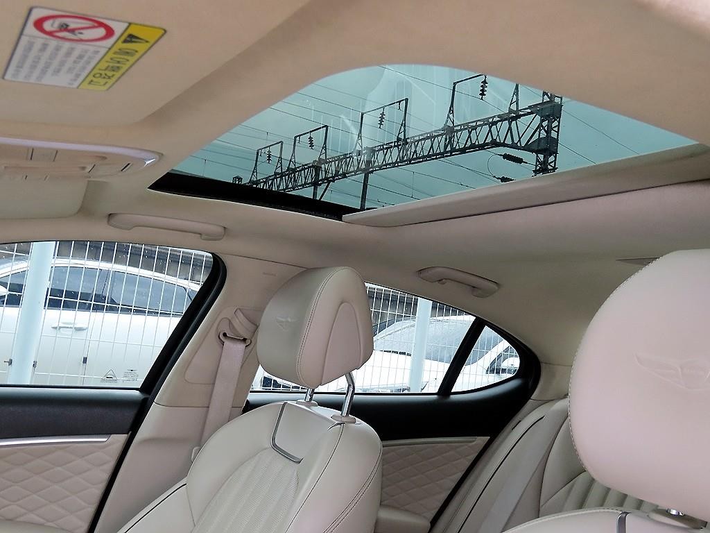 제네시스 G70 3.3T 스포츠 AWD 프레스티지 이미지 16