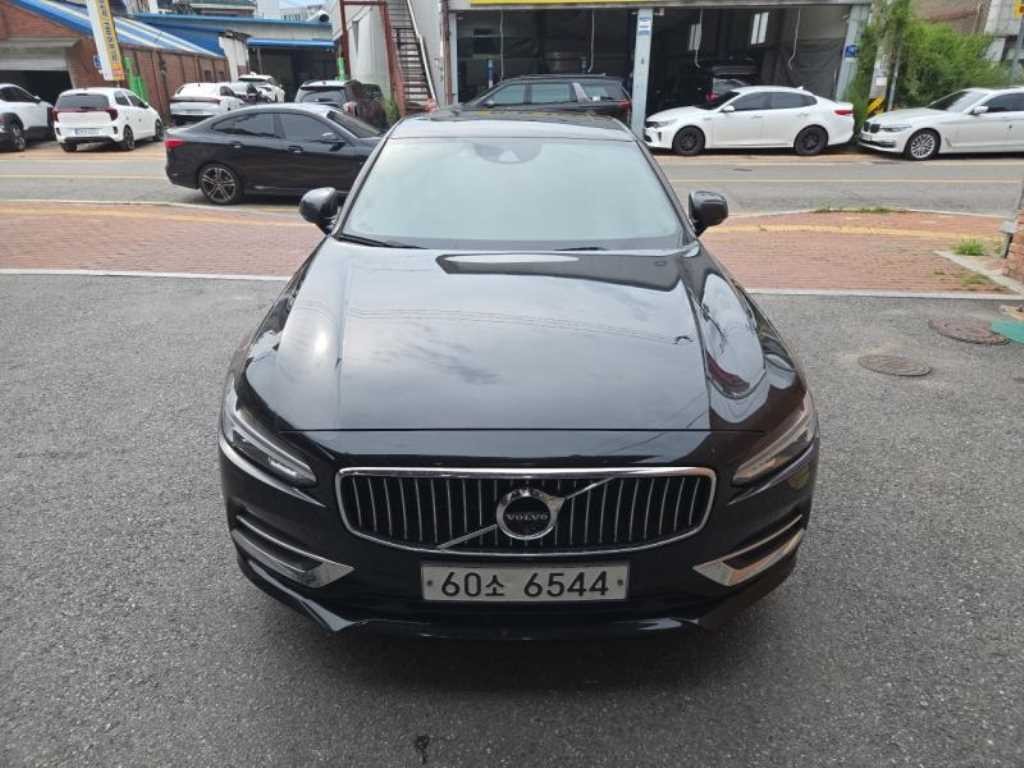 볼보 S90 D4 인스크립션 이미지 1