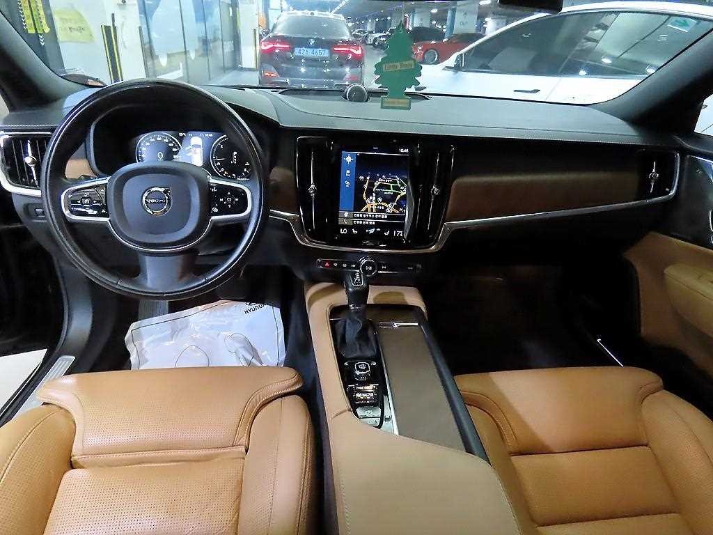 볼보 S90 D4 인스크립션 이미지 10