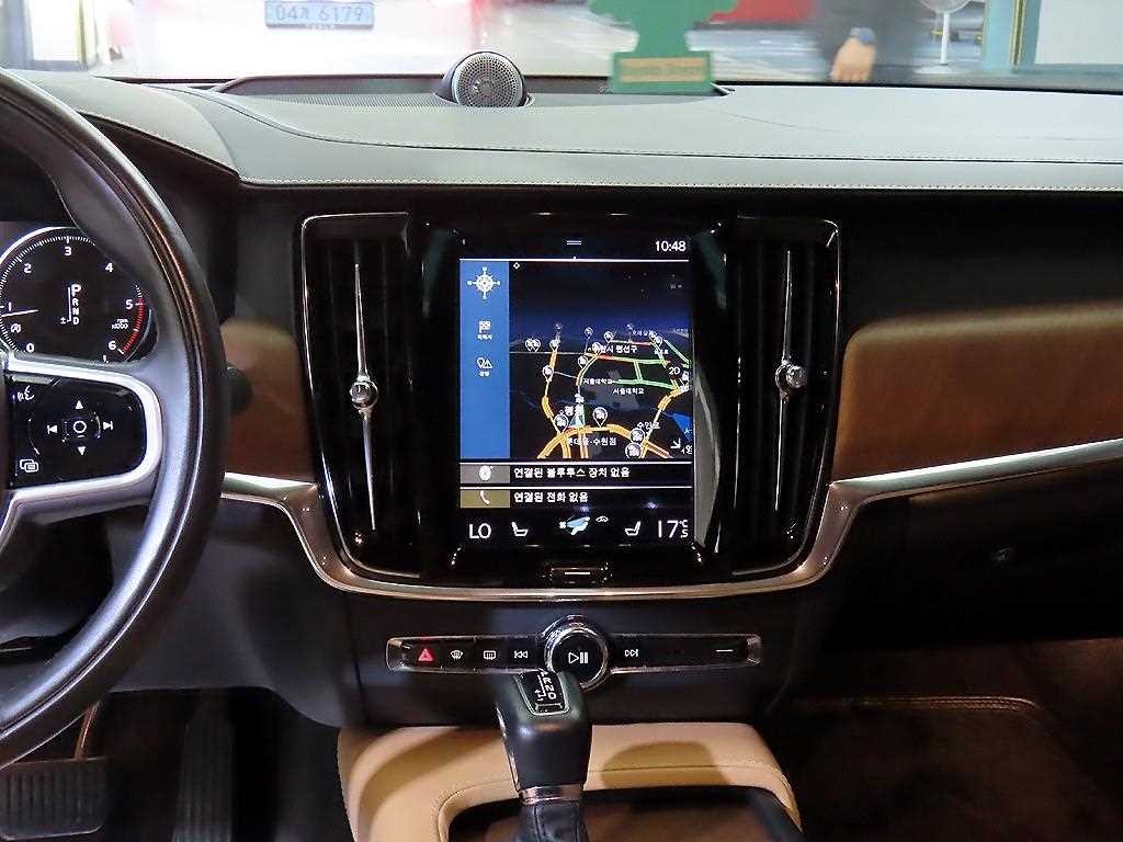 볼보 S90 D4 인스크립션 이미지 11