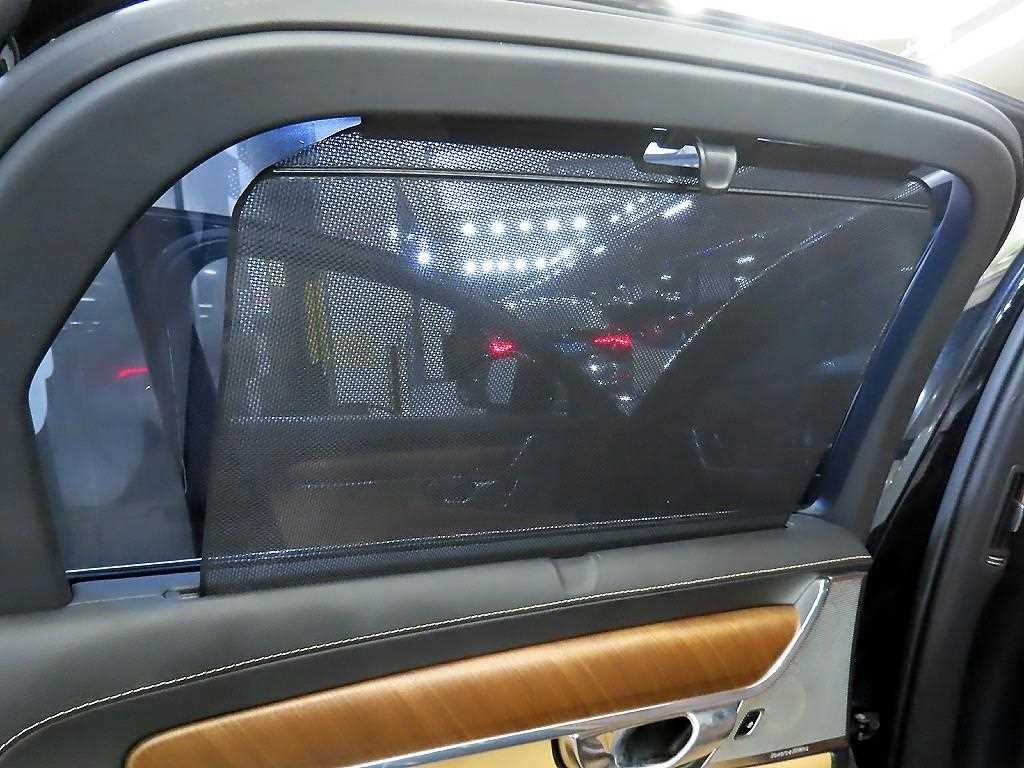 볼보 S90 D4 인스크립션 이미지 16