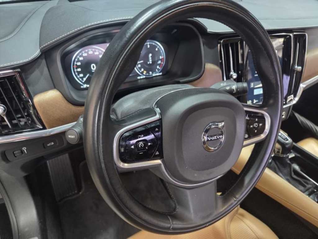 볼보 S90 D4 인스크립션 이미지 4