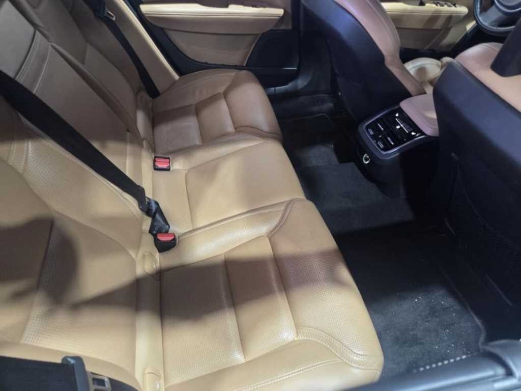 볼보 S90 D4 인스크립션 이미지 5