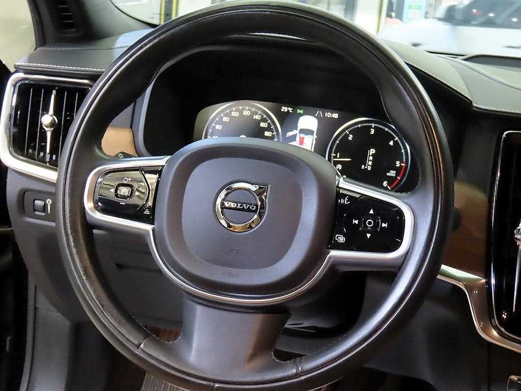 볼보 S90 D4 인스크립션 이미지 8