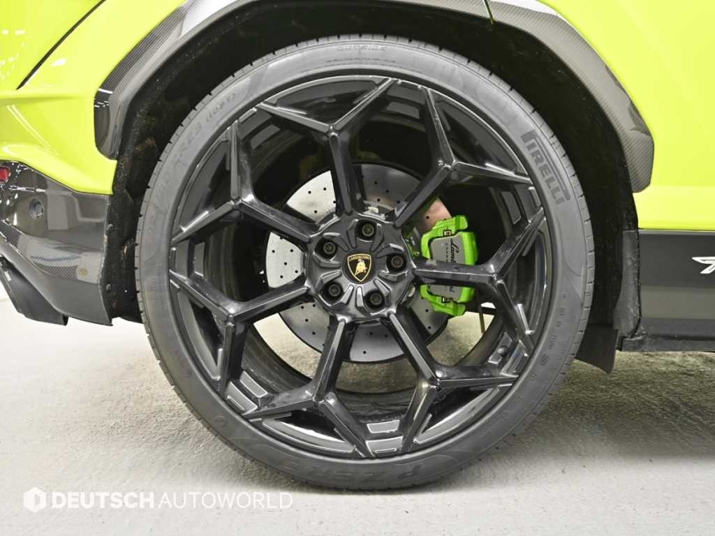 람보르기니 우루스 4.0 V8 퍼포만테 이미지 5