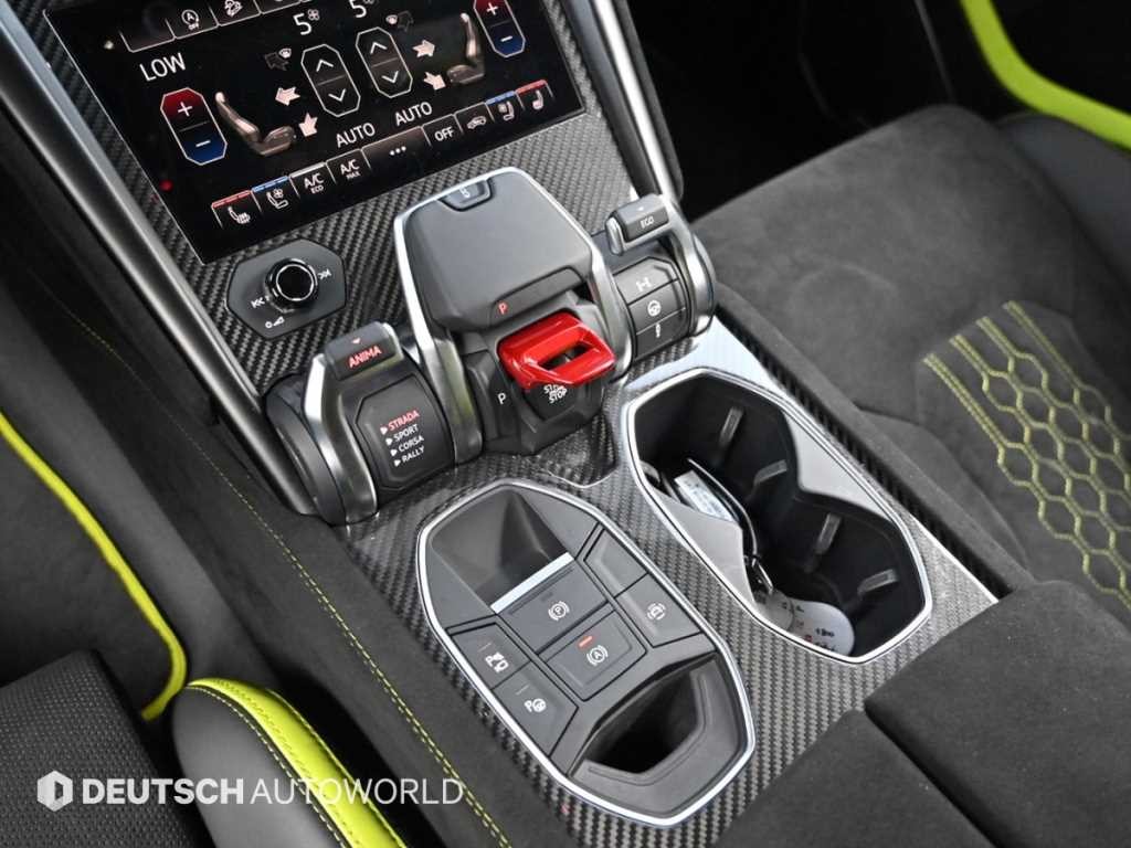 람보르기니 우루스 4.0 V8 퍼포만테 이미지 9