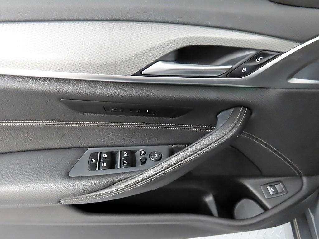 BMW 5시리즈 5시리즈 (G30) 520d xDrive M 스포츠 이미지 10