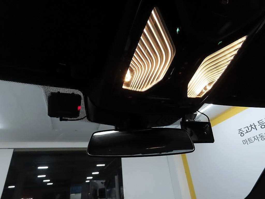 BMW 5시리즈 5시리즈 (G30) 520d xDrive M 스포츠 이미지 15