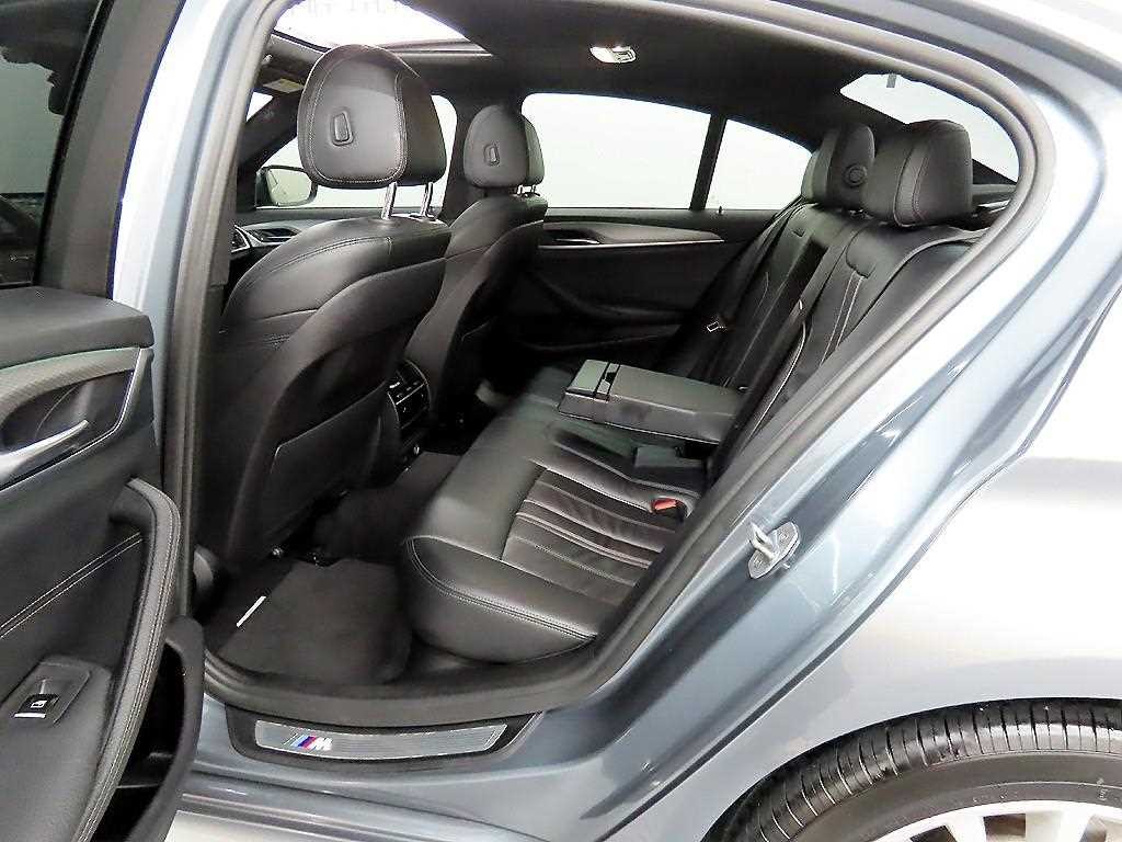 BMW 5시리즈 5시리즈 (G30) 520d xDrive M 스포츠 이미지 6