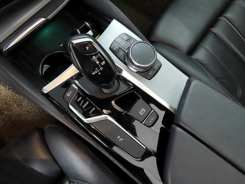 BMW 5시리즈 5시리즈 (G30) 520d xDrive M 스포츠 이미지 9