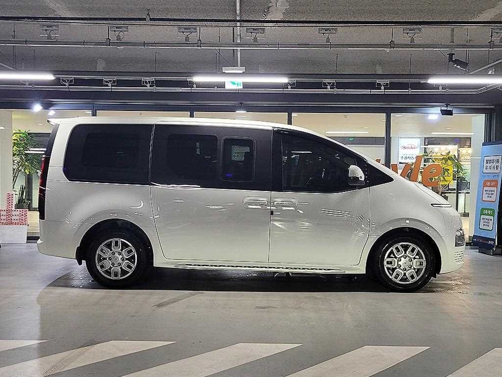 현대 스타리아 2WD 디젤 카고 모던 5인승 이미지 3