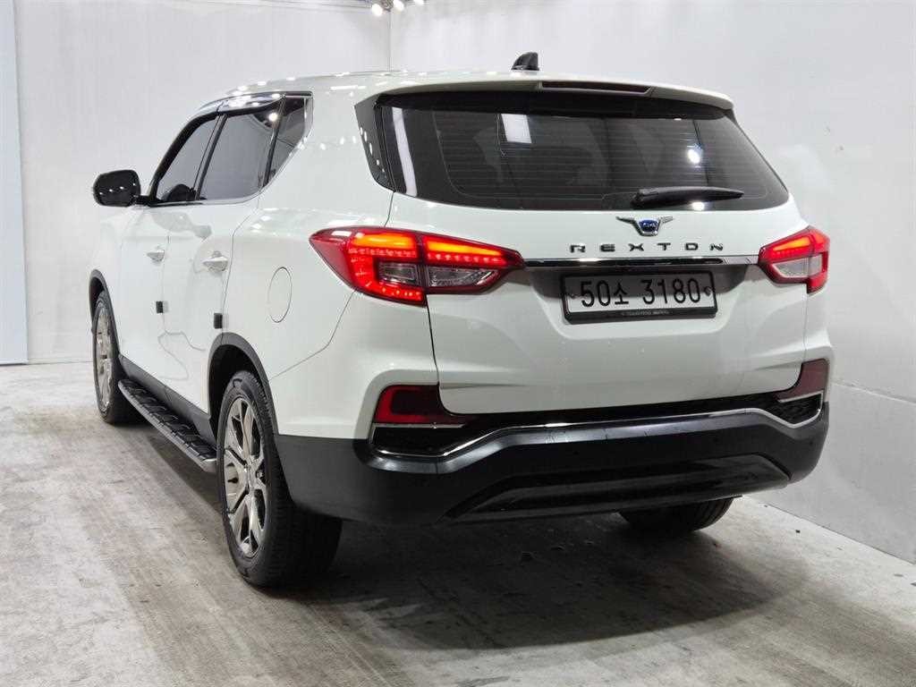 KG모빌리티(쌍용) 렉스턴 G4렉스턴 디젤 2.2 4WD 럭셔리 이미지 4