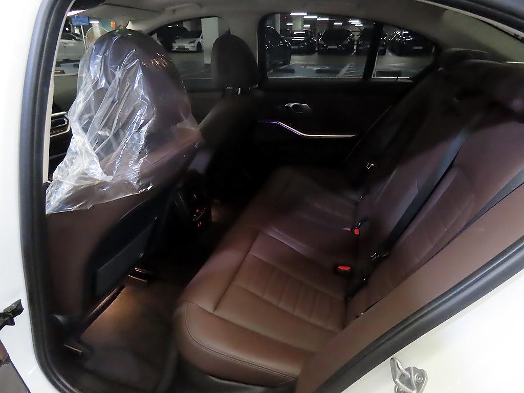 BMW 3시리즈 3시리즈 (G20) 320d M 스포츠 이미지 7