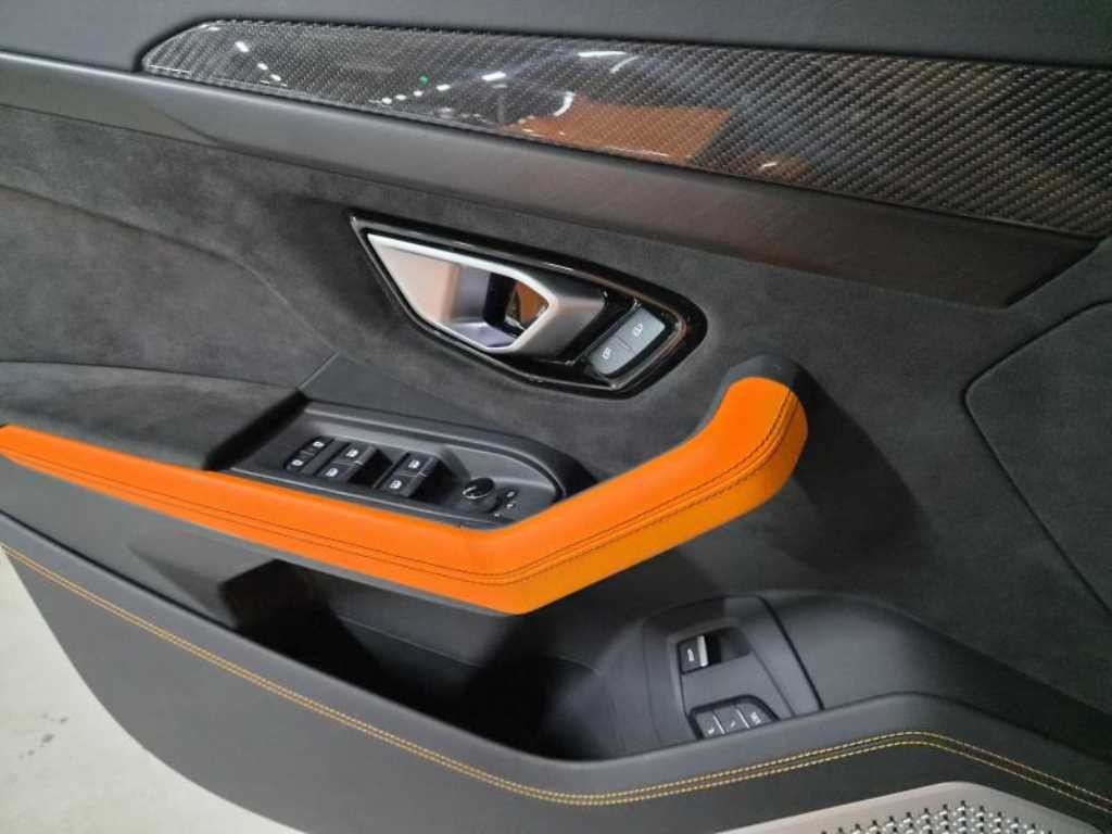 람보르기니 우루스 4.0 V8 이미지 14