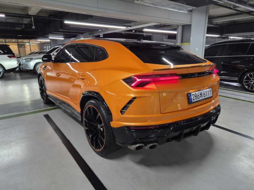 람보르기니 우루스 4.0 V8 이미지 3