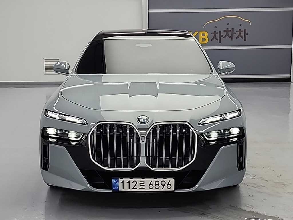 BMW 7시리즈 7시리즈 (G70) 750e xDrive M 스포츠 이미지 2