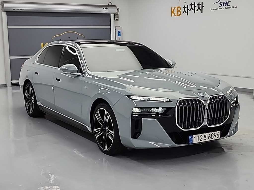 BMW 7시리즈 7시리즈 (G70) 750e xDrive M 스포츠 이미지 4